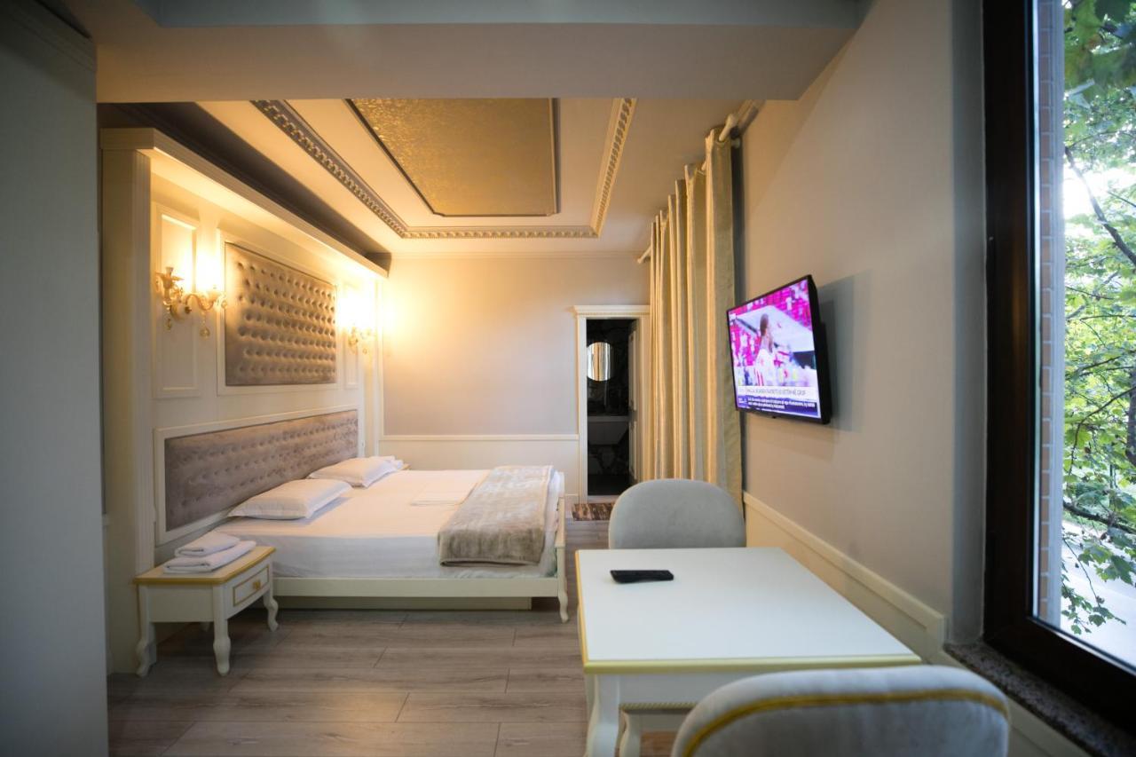 Lotus Hotel