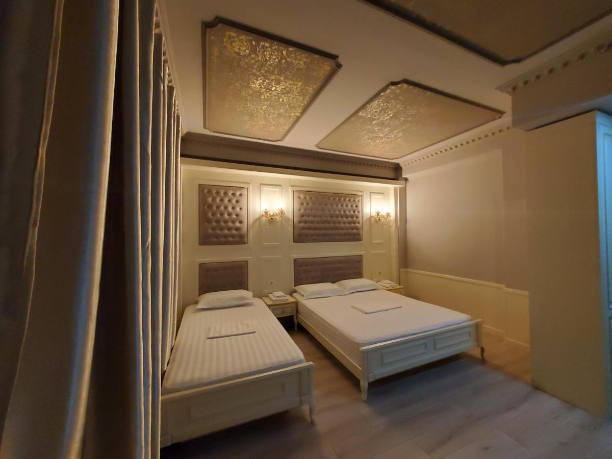 Lotus 3* Tirana